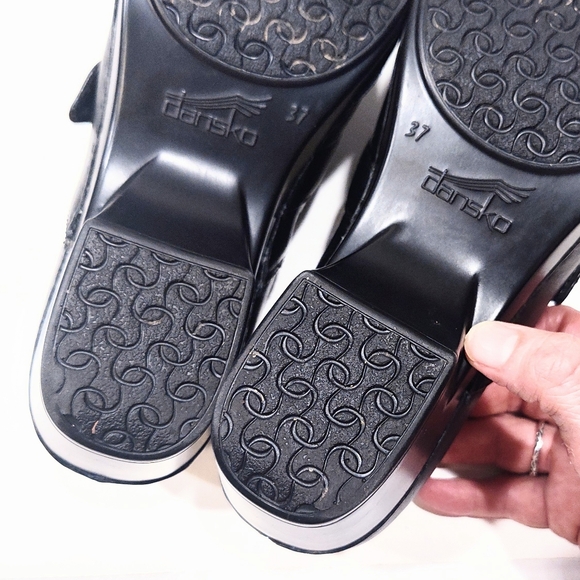 Dansko Tamara Black Leather Clogs Women Size 37 EU 6.5-7 US Slip On Buckle Strap - Picture 10 of 12